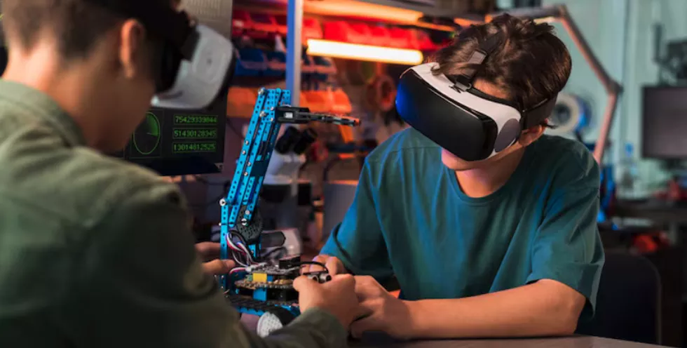 AI is changing the learning content of high school STEM students