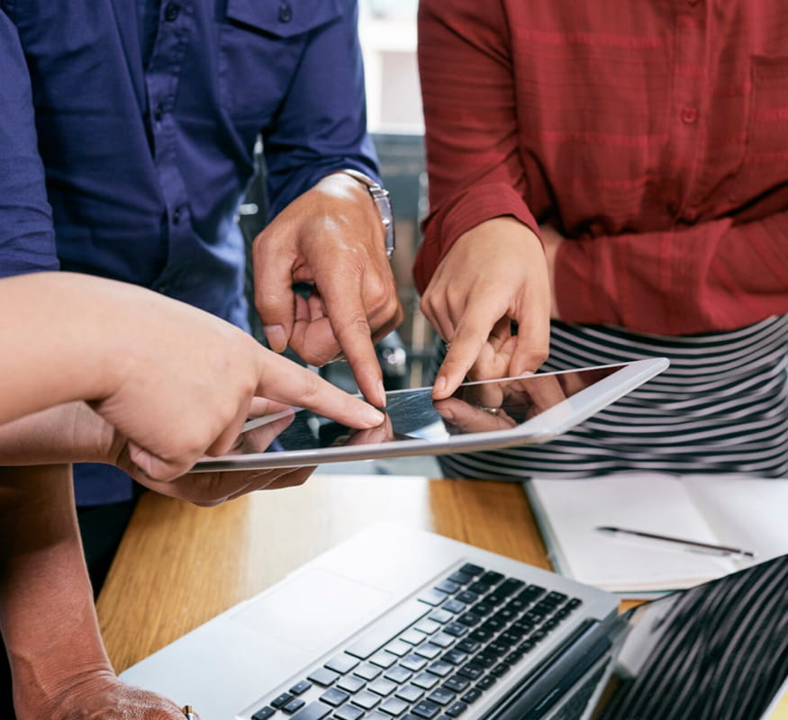 working-office-875x800